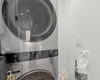 Stylish Modern 3br 3,5ba Townhouse In Charlotte - Charlotte - Laundry facility