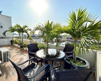 'The Pent' An exclusive 1 Bedroom Pent - Banana Island, Lagos' Ultimate Hideaway - Lagos - Balcón