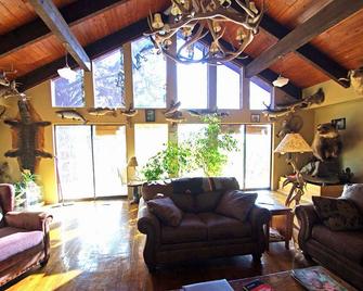 Vacation Rental Ranch close to the Salmon and Snake Rivers - Grangeville - Sala de estar