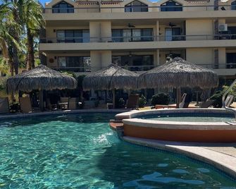 2 Bed/2 Bath Condo in the heart of San Jose del Cabo, 5 minutes from the beach! - San José del Cabo - Pool