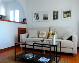 Stylish apartment with sea views - 5 min walk to the beach! - Arenal d'en Castell - Wohnzimmer