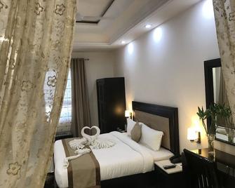 Hotel Bahia Heights - Bathinda - Habitación