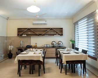 Ahuja Residency Cyber City I - Gurugram - Comedor