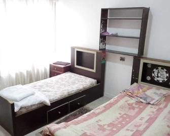 Spacious, furnished 3 bedroom, 2 bath apartment - Amman - Bedroom