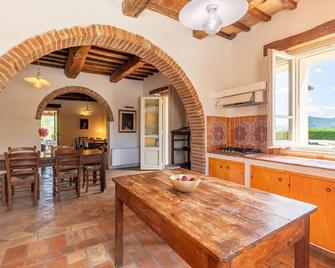 Holiday Home Città Di Castello Pg With A Fireplace 05 - Montone - Jídelna