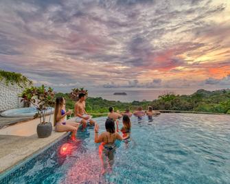 Villa Roca Boutique Resort & Suites - Adult Only - Manuel Antonio - Bể bơi