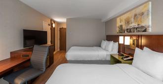Comfort Inn - Charlottetown - Bedroom