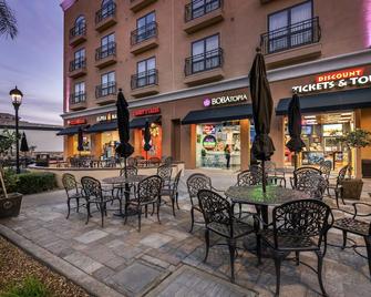 Grand Legacy At The Park - אנהיים - פטיו