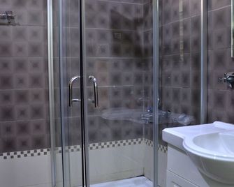 Gofas Lodge - Islamabad - Baño