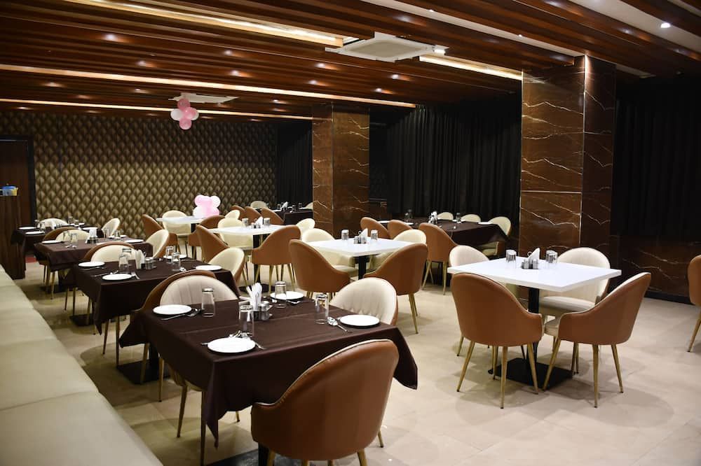 Hotel Vibharaj Palace - Kanpur - Restaurant