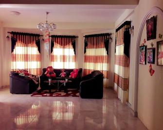 Hotel G Excursion - Wellawaya - Living room