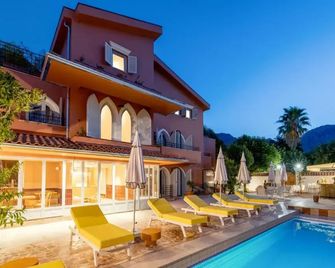 Yonca Resort - Gocek - Piscine