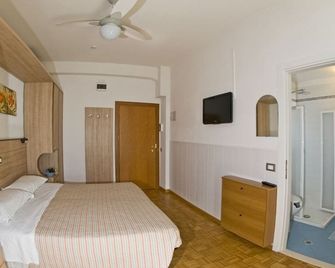 Hotel Donatello - Cesenatico - Κρεβατοκάμαρα