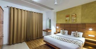 Hotel Aarian Aatithya - Guwahati - Bedroom