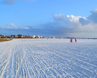 One Ocean - B 1103 - Siesta Key