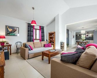 Villa Crystal with pool - Višnjan - Sala de estar