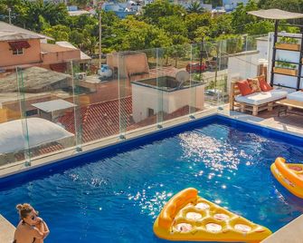 Nomads Hotel & Rooftop Pool Cancun - Puerto Juárez - Piscina