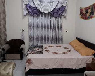 Apartment For Rent International City - Dubai - Yatak Odası