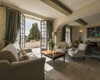 Chateau Le Cagnard - Cagnes-sur-Mer - Bedroom