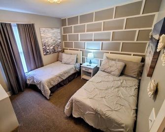 Luxury Listing - 92 Walkable Score Downtown Kzoo - Kalamazoo - Bedroom
