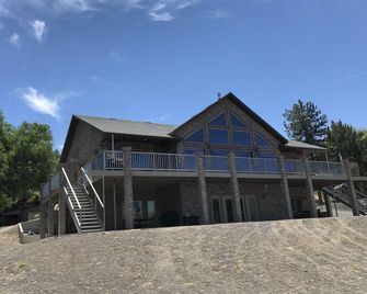 Riverfront Lodge In Hagerman Paradise.Br - Hagerman - Building