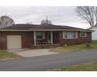 spacious home near Marshall University and Two Hospitals - Proctorville - Building