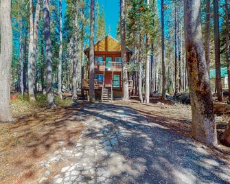 Rustic Mountain Retreat - Soda Springs - Building