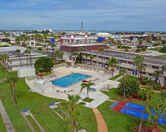 Motel 6 Cocoa Beach, FL - Cocoa Beach - Piscina
