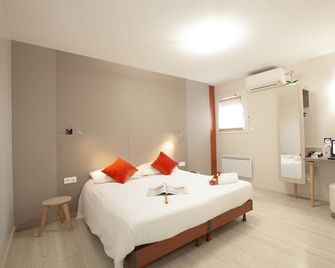 Best Hotel Lyon - Saint Priest - Saint-Priest - Спальня