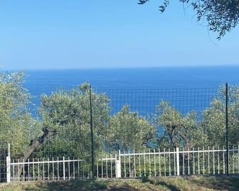 Diano Marino / Rollo 100sqm 4 pers. quiet with sea view - Andora - Edificio