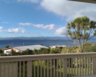 A peaceful haven on the edge of lake Taupo - Kuratau - Balkon