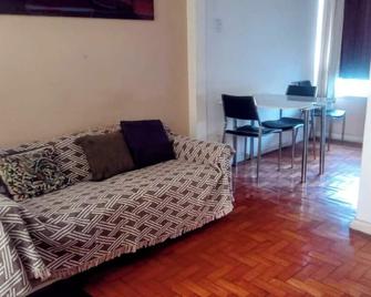 1 bedroom apartment in Copacabana - Rio de Janeiro - Living room