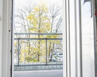 Serviced Apartment Mit Netflix Und Wlan Im Zentrum We 04 - Magdeburg - Balkon