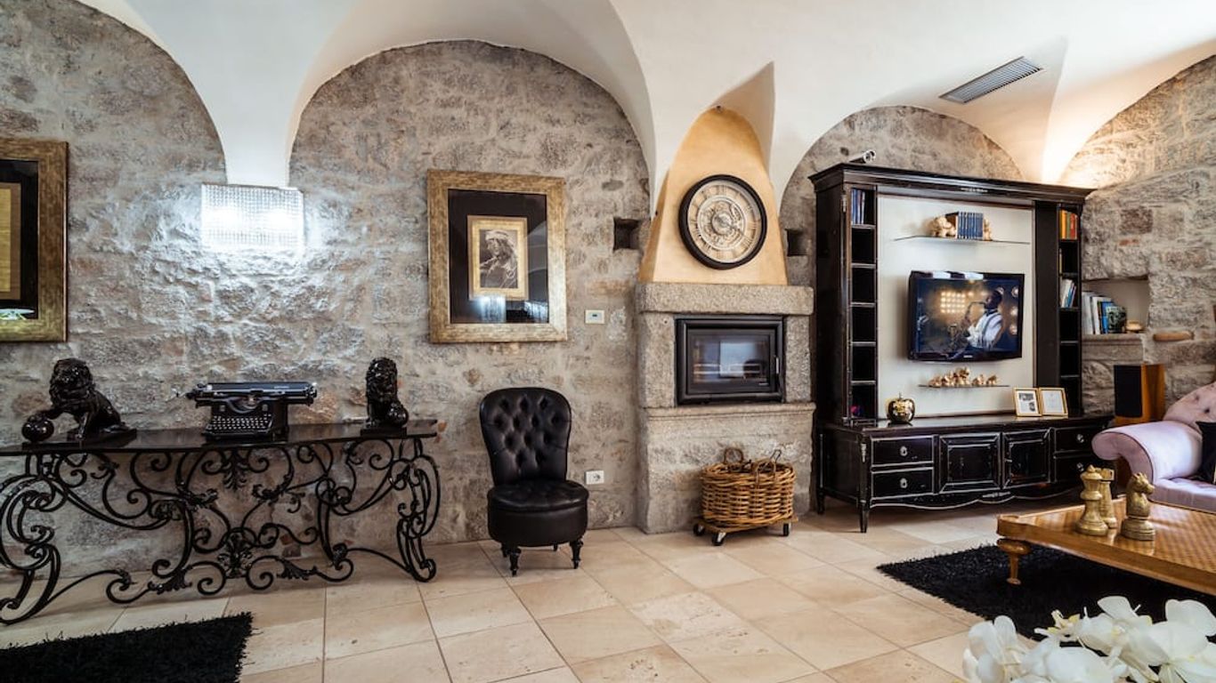 لا لوكاندا ديل كونتي ماميلي