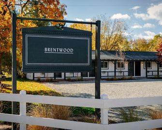 Brentwood Hotel - Saratoga Springs - Toà nhà