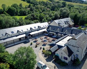 Loch Ness Bunk Inn - Drumnadrochit - Building