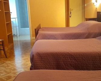 Hotel Magne - Saint-Floret - Slaapkamer