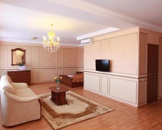 Armada Komfort Hotel - Orenburg - Living room