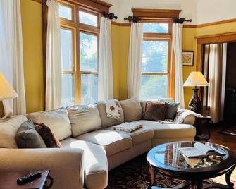 Luxe Downtown Historic Victorian, Premie - Oak Park - Living room