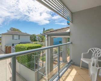 Blue Pacific 1 - Lifestyle Holidays - Yamba - Balcony