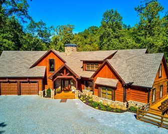 Talking Creek Lodge - Talking Rock - Building