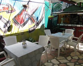 Blueroom & Hostal Saiz - Guantánamo - Restaurante