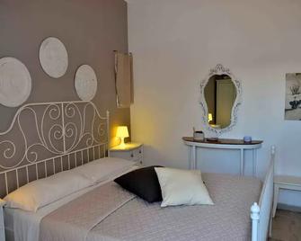 Masseria Sant'Elia Castellaneta - Castellaneta - Schlafzimmer