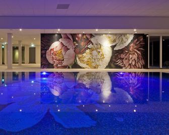 Van Der Valk Hotel Spier Dwingeloo - Spier - Басейн