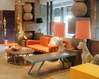 Tijili Hotel Seminyak - Kuta - Lounge