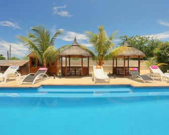 L'Oiseau de L'Ocean Tourist Residence - Flic en Flac - Piscina