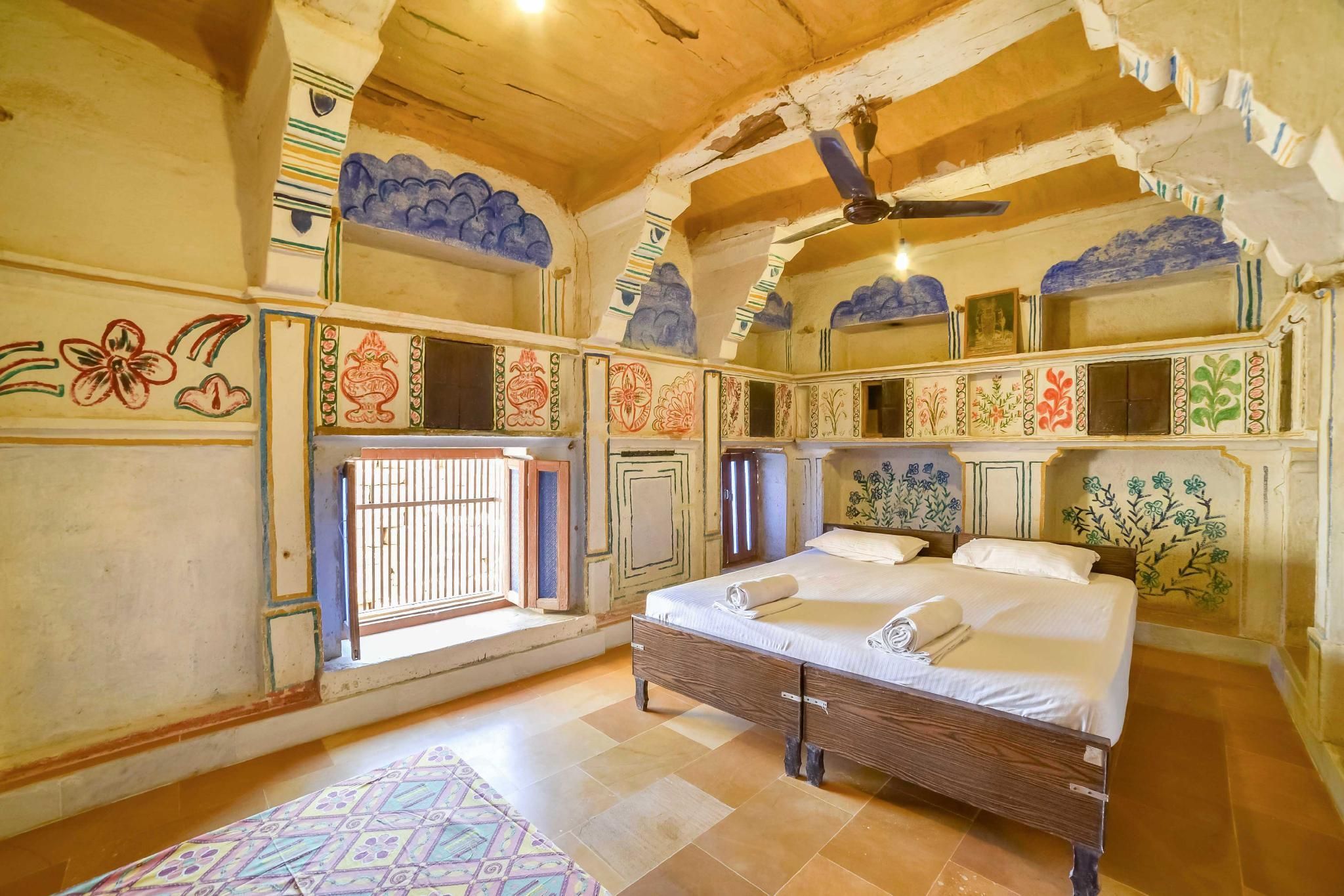 Hotel Suraj - ג'יסלמר - חדר שינה