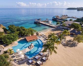Sandals Ochi Beach Resort - Ocho Rios - Pool