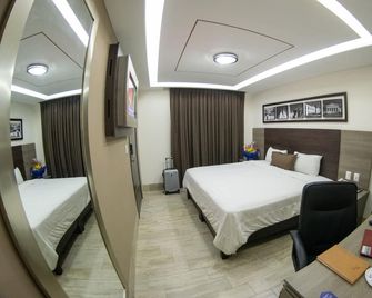 Hotel River Poliforum - ลีออน