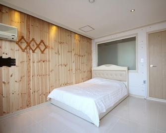 Yeosu Bada - Yeosu - Bedroom